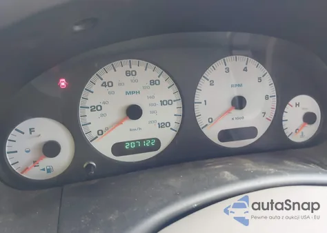 2002 Chrysler Voyager z USA, uszkodzony, nr VIN 1C4GJ253X2B512057